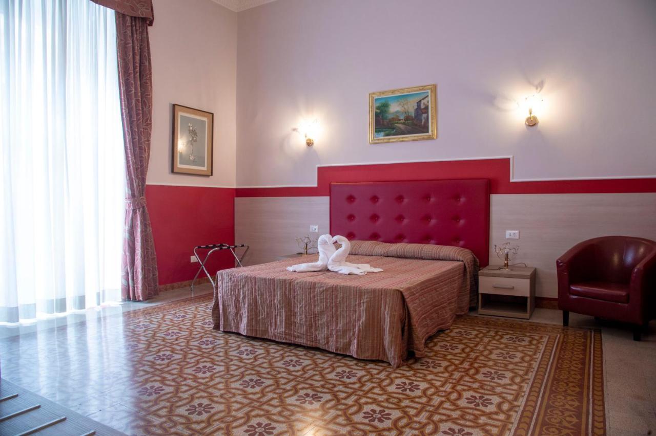 Domus Napoleone Hotel โรม ภายนอก รูปภาพ