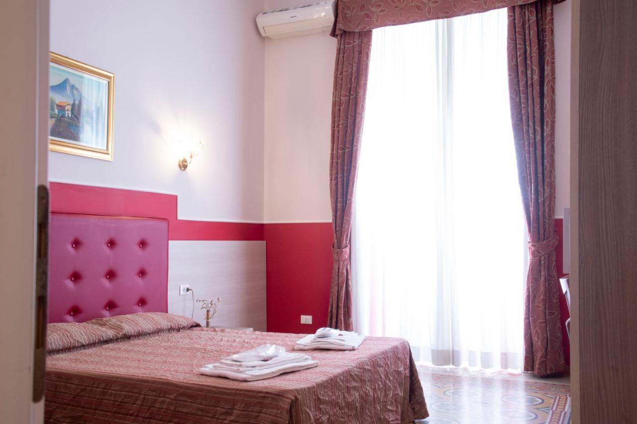 Domus Napoleone Hotel โรม ภายนอก รูปภาพ