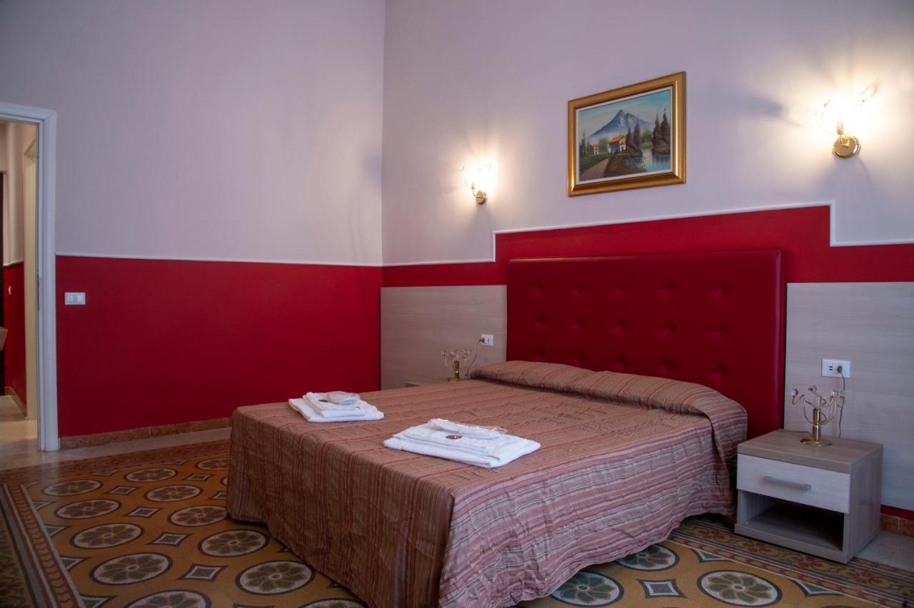 Domus Napoleone Hotel โรม ภายนอก รูปภาพ