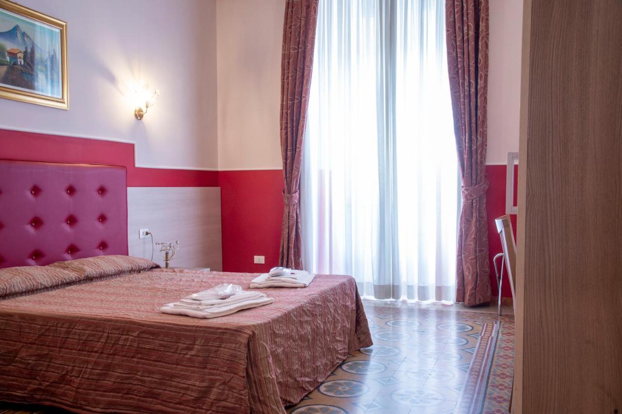 Domus Napoleone Hotel โรม ภายนอก รูปภาพ