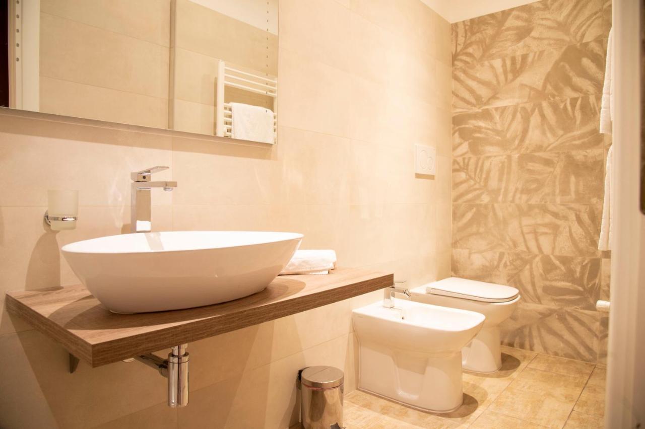 Domus Napoleone Hotel โรม ภายนอก รูปภาพ