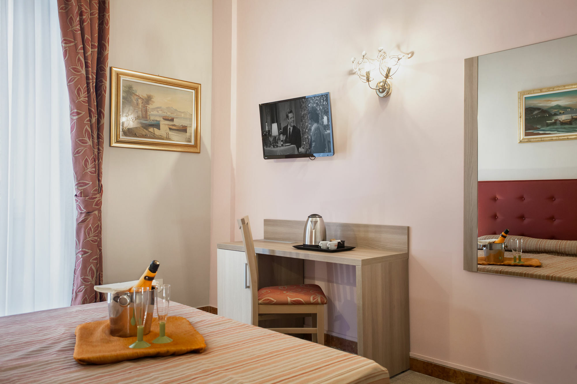 Domus Napoleone Hotel โรม ภายนอก รูปภาพ